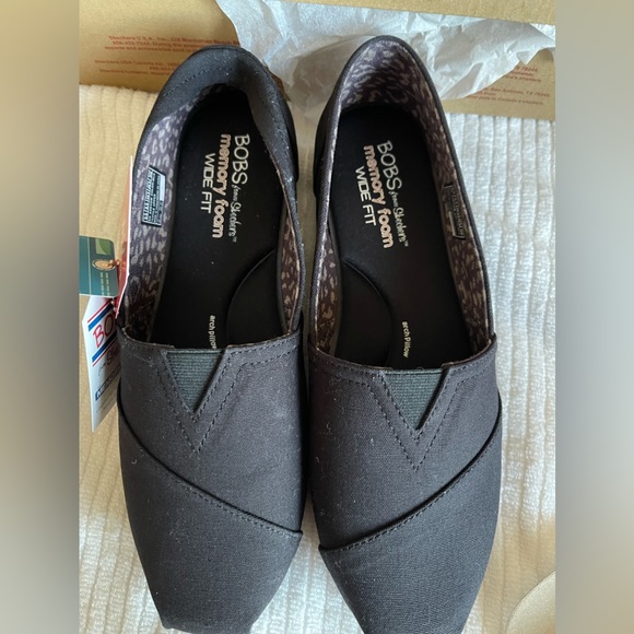 BOBS from Skechers Shoes - Bob’s Skechers slips on size 9W